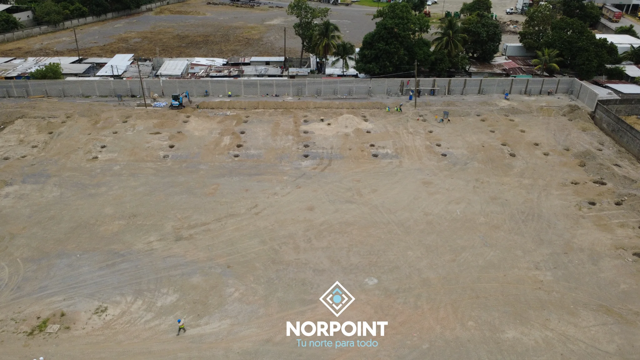 Avance de obra en la etapa de cimentación del proyecto Norpoint en el Boulevard del Norte, San Pedro Sula.