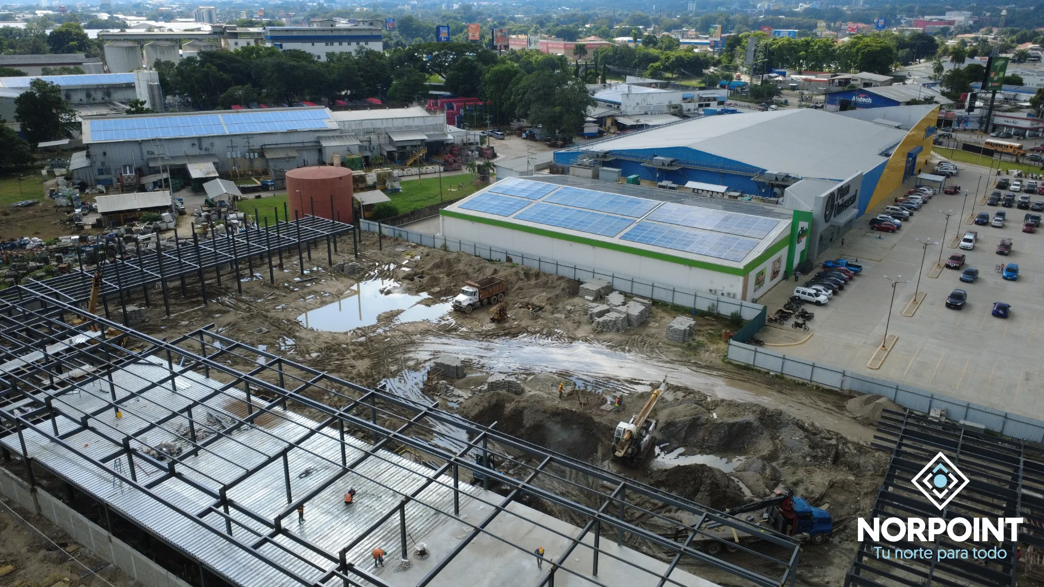 Vista aérea del avance general de obra del proyecto Norpoint en el Boulevard del Norte, San Pedro Sula.